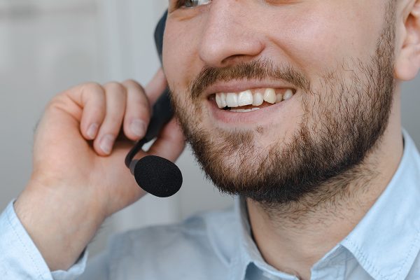 Customer support for startups specialist handling customer calls